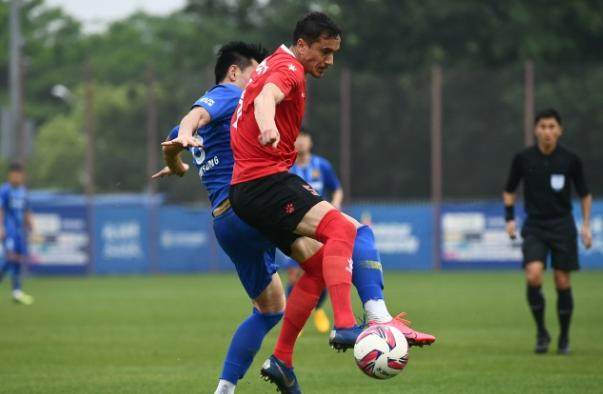 网页版登录入口-多名外援斥中国足球欠薪严重 100年别想进世界杯