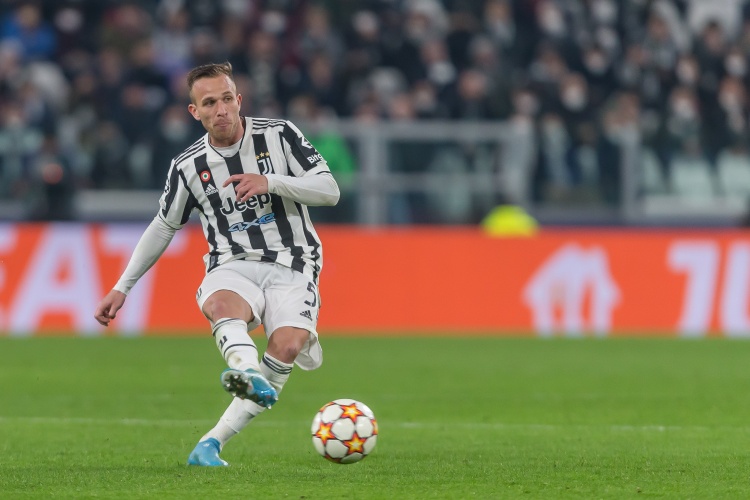 app 下载-阿图尔：我的愿望是留在格雷米奥，但我与尤文还有合同今夏会回去