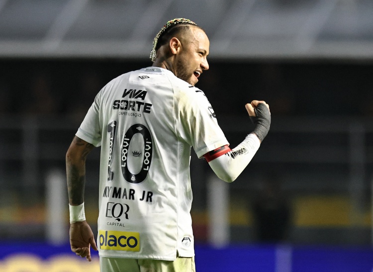 网页版登录入口-巴媒：在巴西3-1克罗地亚的比赛中，许多球迷高喊内马尔名字